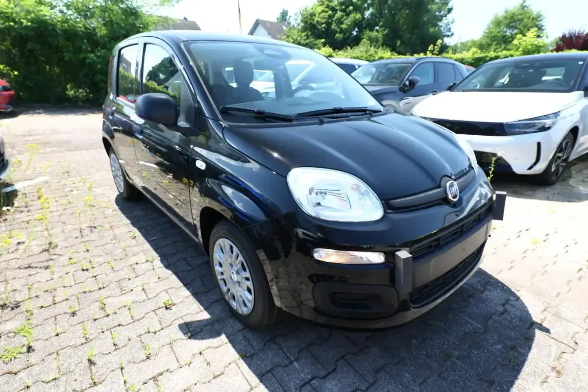 Neu Fiat Panda Pop 65 PS (47 kW) 2026 Cinema schwarz Kleinwagen