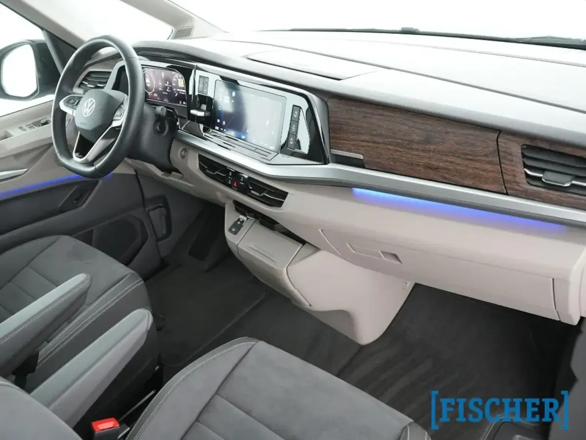 Gebraucht VW Multivan Style 150 PS (110 kW) 2026 Van / Kleinbus