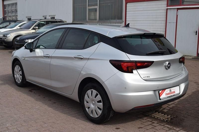Gebraucht Opel Astra Edition 136 PS (100 kW) 2017 Grau Limousine