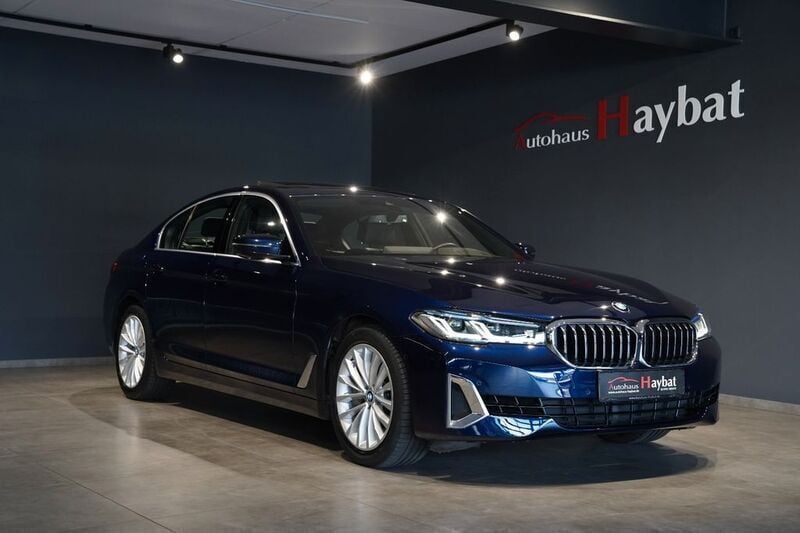 Blau Gebraucht 2020 BMW 540 Luxury Line Limousine | 43.950 € (Guter Preis) - Bild 1/4
