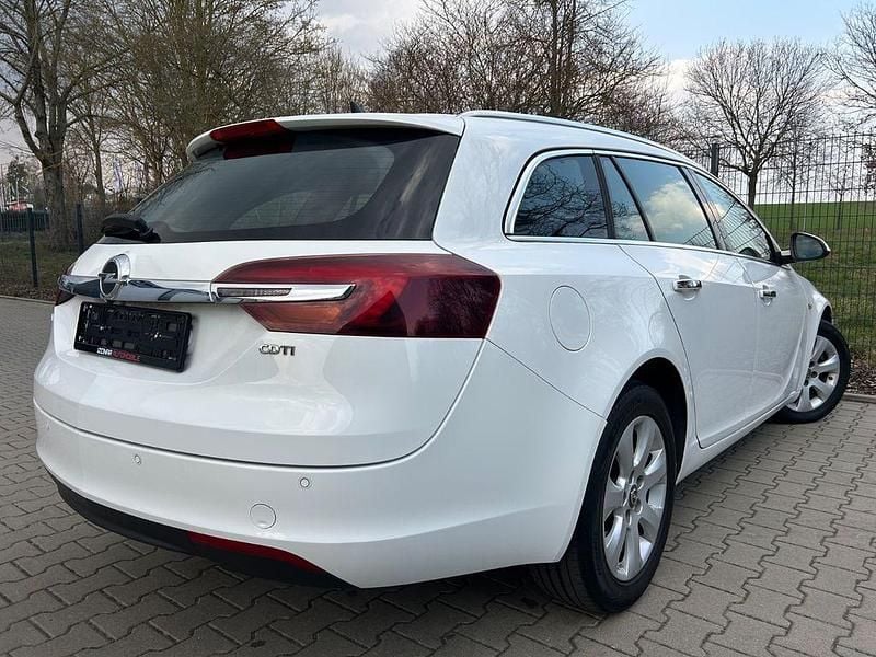 Gebraucht Opel Insignia 163 PS (119 kW) 2015 Weiß Limousine