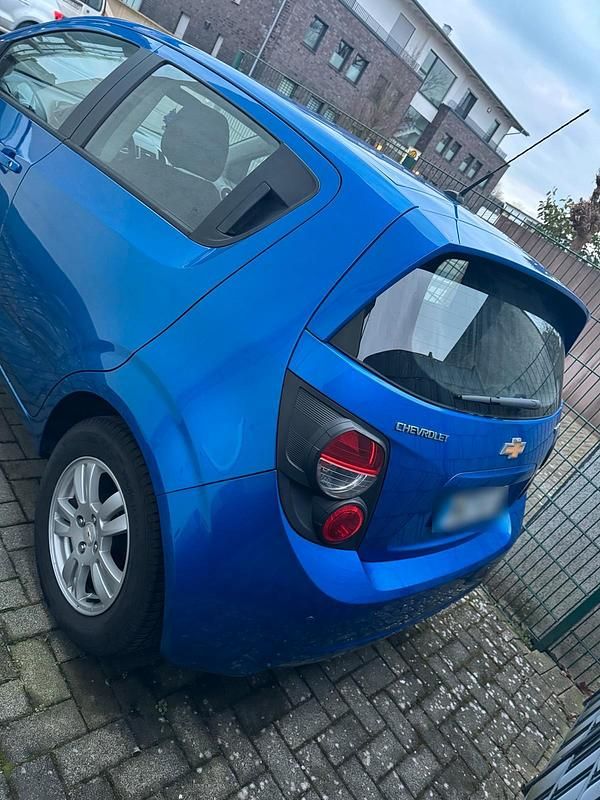 Gebraucht Chevrolet Aveo 100 PS (73 kW) 2011 Blau Kleinwagen