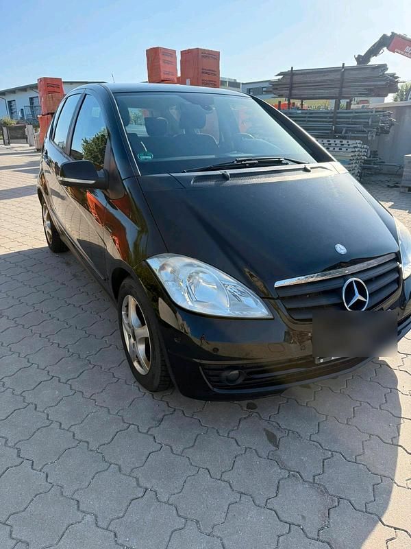 Schwarz Gebraucht 2008 Mercedes A180 Kleinwagen | 2.350 € (Fairer Preis) - Bild 1/4