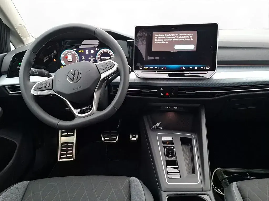 Neu VW Golf VIII 150 PS (110 kW) 2026 Grenadillschwarz metallic Limousine