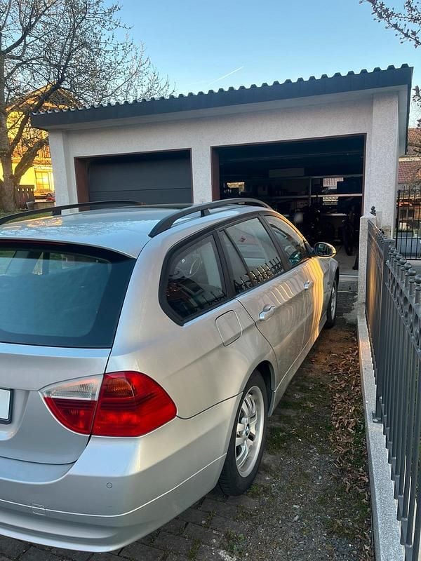 Second-hand BMW 318 143 CP (105 kW) 2007 Argintiu Break