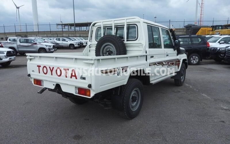 Gebraucht Toyota Land Cruiser 228 PS (167 kW) 2024 Weiß SUV