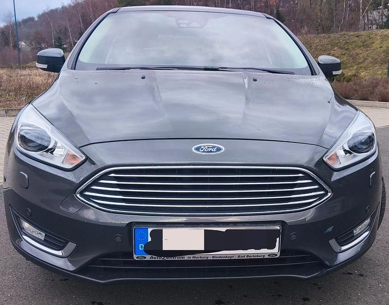 Gebraucht Ford Focus Titanium 150 PS (110 kW) 2016 Grau Limousine
