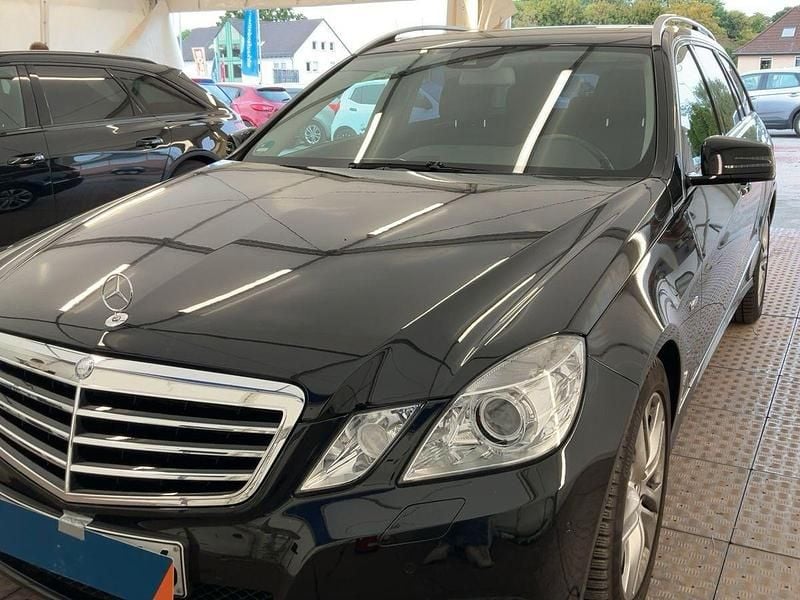 Gebraucht Mercedes E250 204 PS (150 kW) 2012 Schwarz Kombi