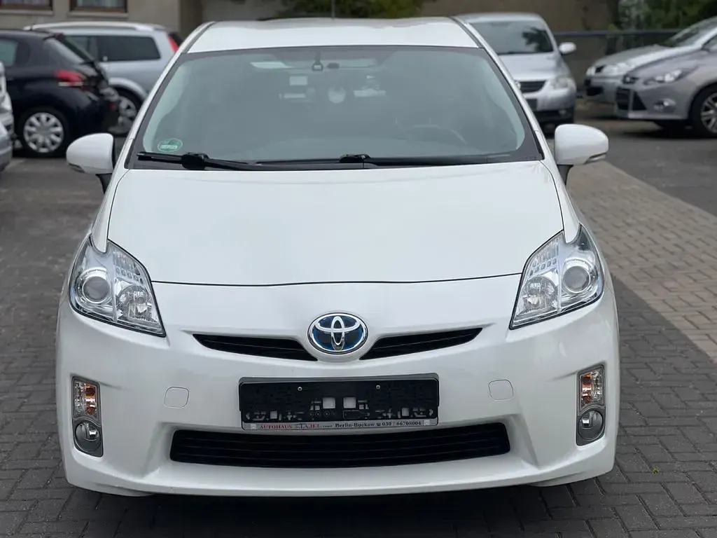 Gebraucht Toyota Prius Life 99 PS (72 kW) 2013 Weiß Limousine