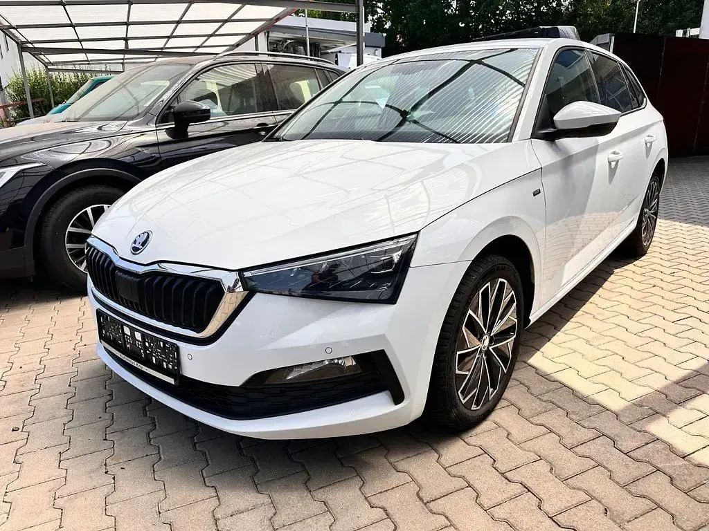 Gebraucht Skoda Scala Drive 116 PS (85 kW) 2021 Weiß Kleinwagen