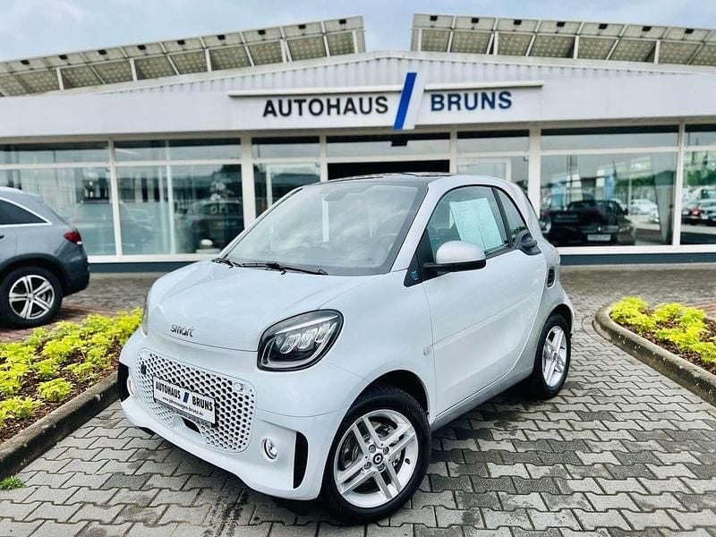 Tridion zelle in cool silver Gebraucht 2021 Smart ForTwo Electric Drive Exclusive Kleinwagen | 13.999 € (Etwas zu teuer) - Bild 1/4