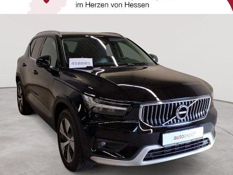 Onyx schwarzmetallic Gebraucht 2021 Volvo XC40 Inscription SUV | 25.190 € (Guter Preis) - Bild 1/4