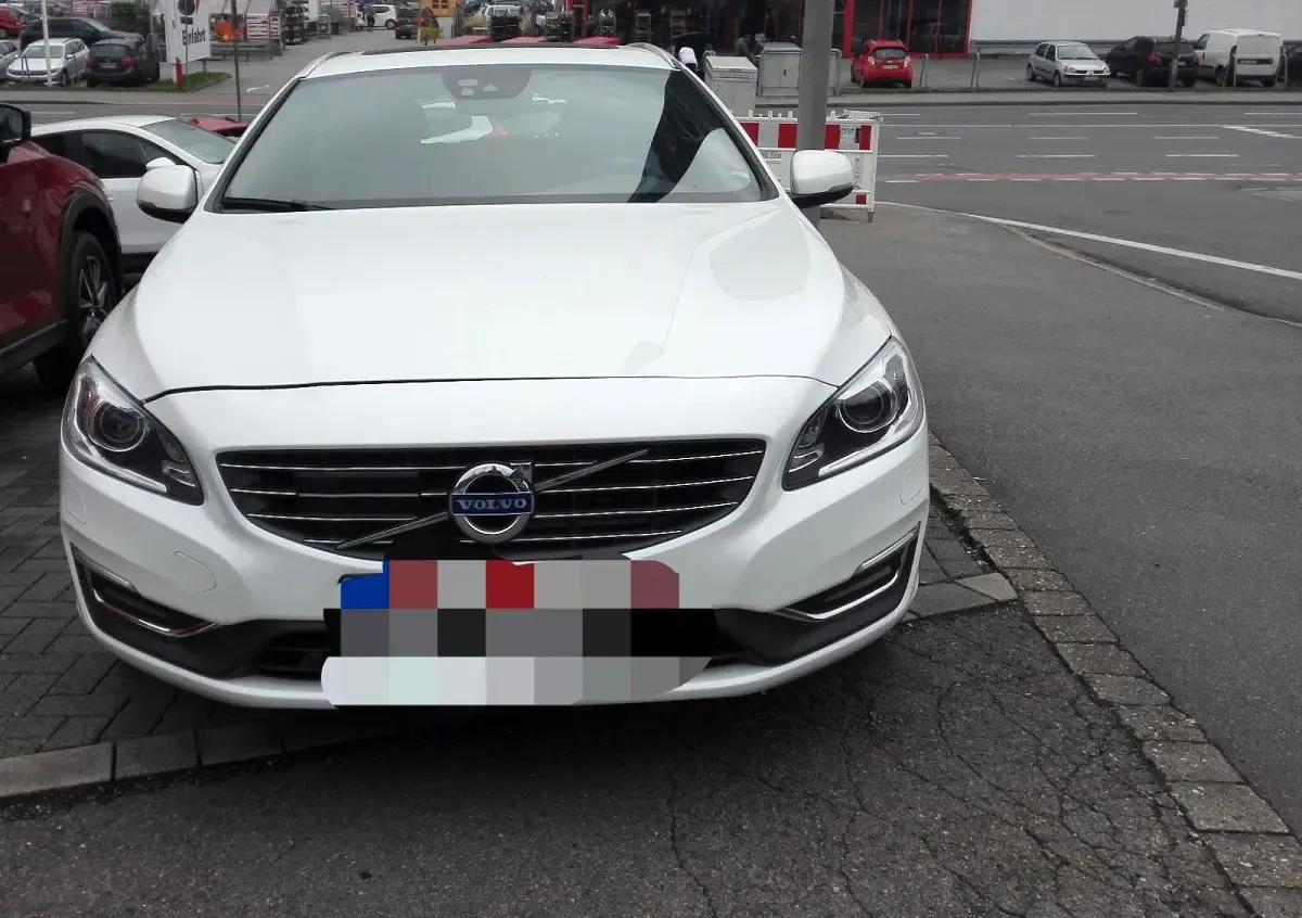 Gebraucht Volvo V60 Ocean Race 224 PS (164 kW) 2015 Weiß Kombi