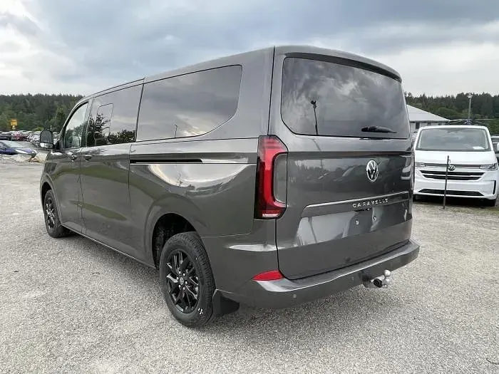 Neu VW Caravelle Style 150 PS (110 kW) 2026 Grau, graphite dust metallic Van