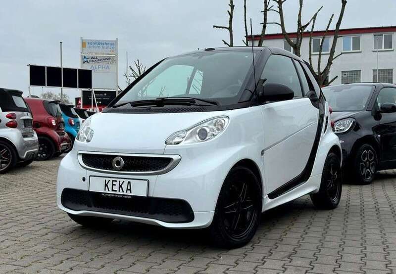 Kristallweiß / blackjack Gebraucht 2013 Smart ForTwo Cabrio Brabus Cabrio | 9.900 € (Etwas zu teuer) - Bild 1/4