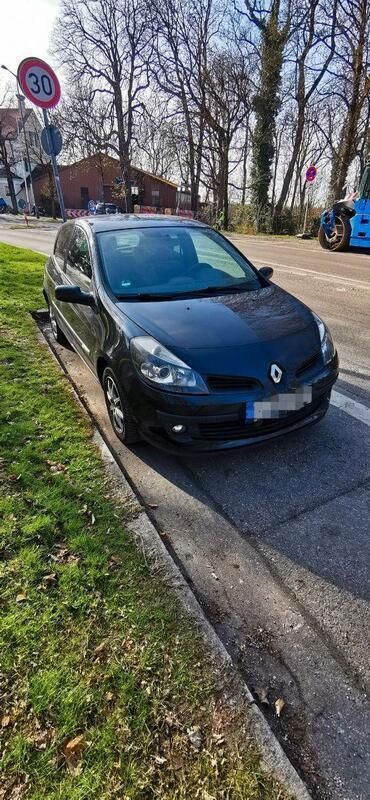Schwarz Gebraucht 2007 Renault Clio II Rip Curl Limousine | 2.700 € (Etwas zu teuer) - Bild 1/4