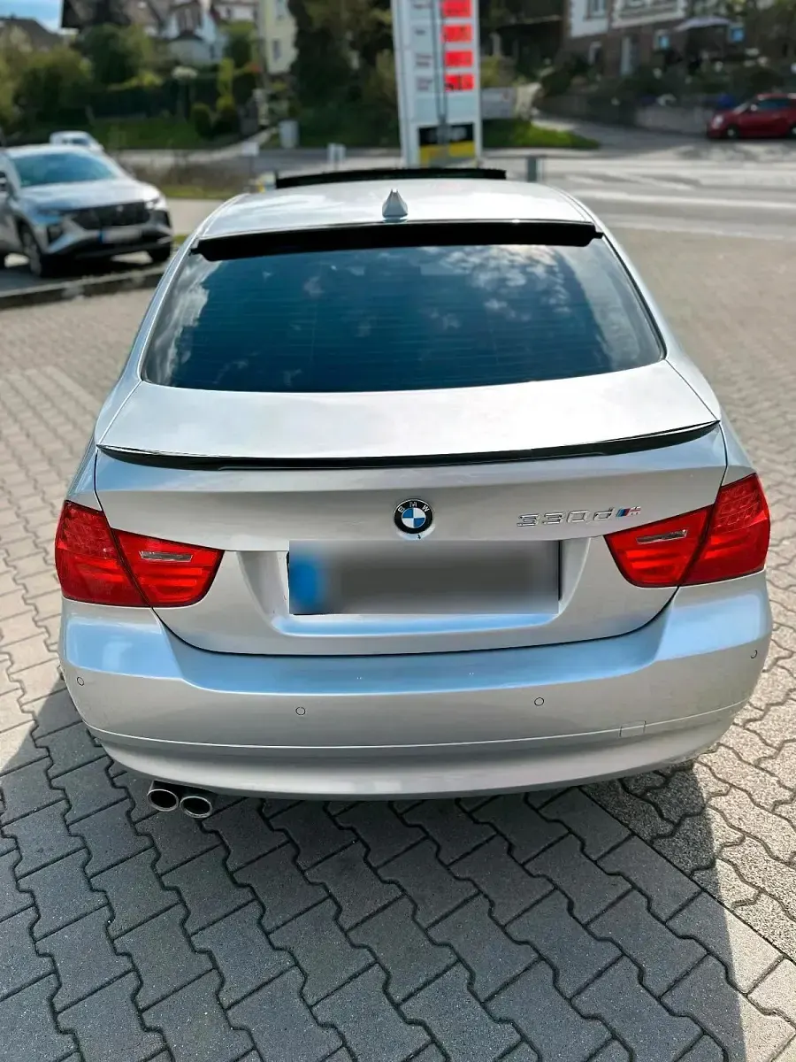 Gebraucht BMW 330 245 PS (180 kW) 2010 Silber Limousine