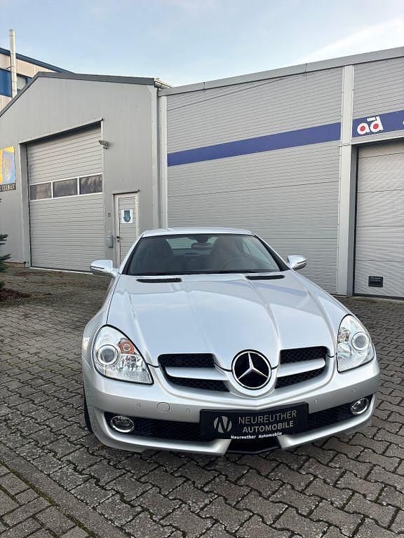 Silber Gebraucht 2008 Mercedes SLK200 Cabrio | 12.880 € (Etwas zu teuer) - Bild 1/4