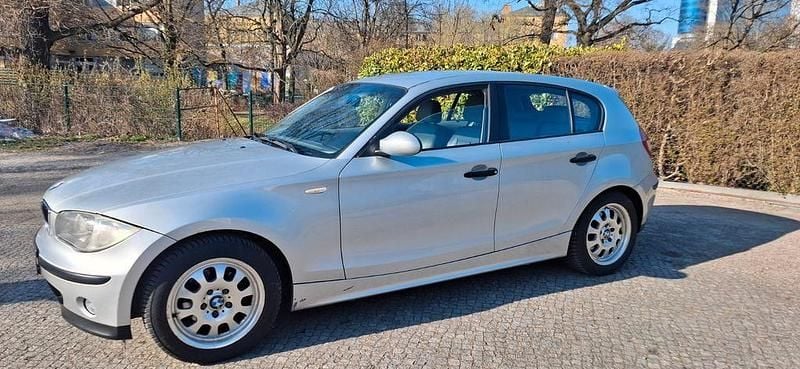 Gebraucht BMW 118 129 PS (94 kW) 2006 Silber Kleinwagen