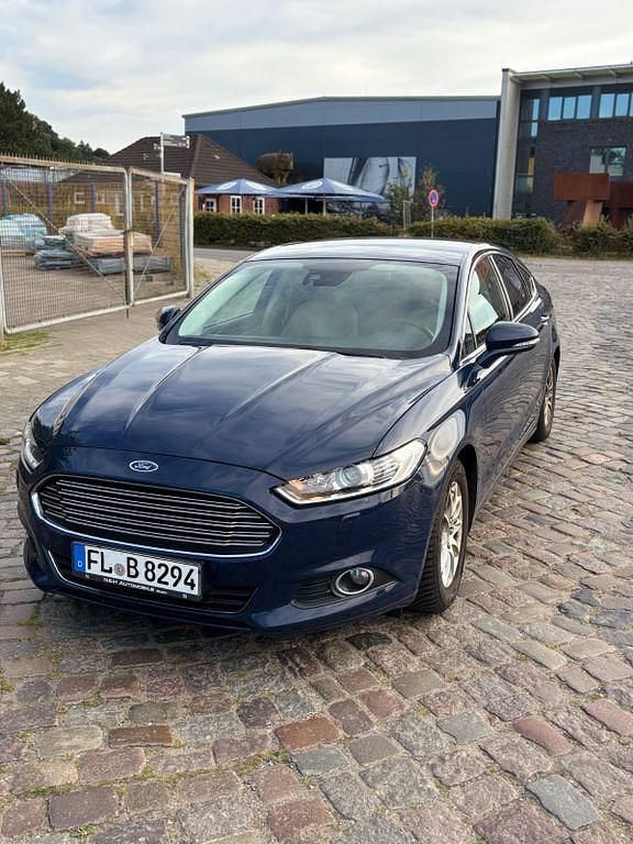 Blau Gebraucht 2015 Ford Mondeo Trend Limousine | 8.200 € (Guter Preis) - Bild 1/4