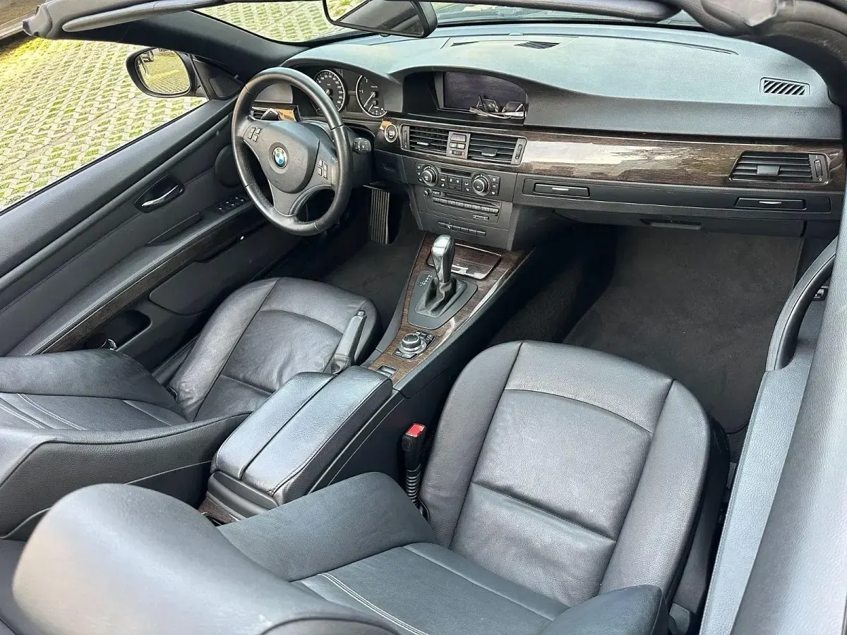 Gebraucht BMW 320 Cabriolet 184 PS (135 kW) 2013 Schwarz Cabrio