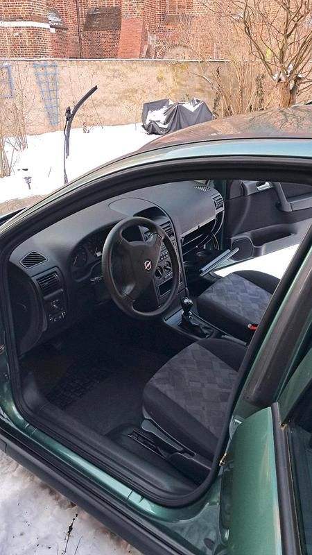 Gebraucht Opel Astra 65 PS (47 kW) 1998 Grün Limousine