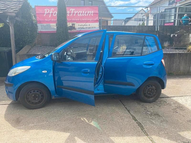 Second-hand Hyundai i10 73 CP (53 kW) 2009 Albastru Hatchback
