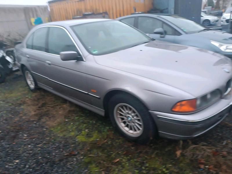 Violet Gebraucht 1998 BMW 523 Limousine | 1.600 € (Superpreis) - Bild 1/4