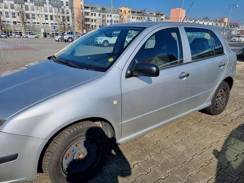 Gebraucht Skoda Fabia Classic 54 PS (39 kW) 2006 Diamantsilber met. Kleinwagen