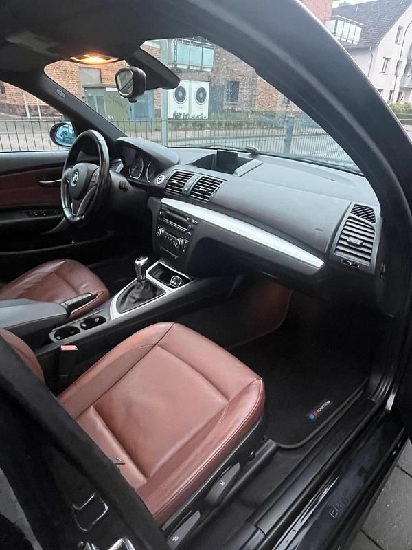 Gebraucht BMW 118 143 PS (105 kW) 2008 Schwarz Kleinwagen