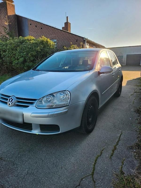 Gebraucht VW Golf V 105 PS (77 kW) 2005 Grau Kleinwagen