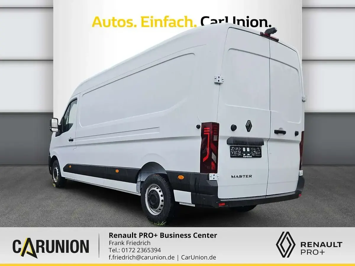 Nowe Renault Master 131 KM (96 kW) 2025 Biały Minivan