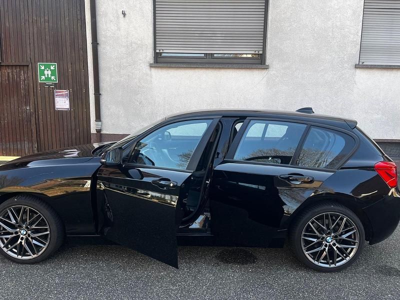 Gebraucht BMW 116 109 PS (80 kW) 2018 Schwarz Kleinwagen