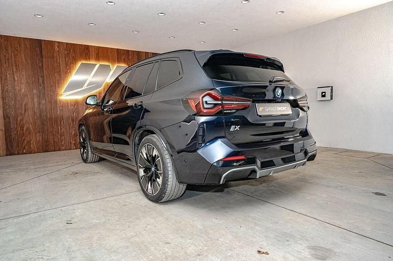 Gebraucht BMW iX3 Impressive 210 kW (286 PS) 2023 Schwarz SUV