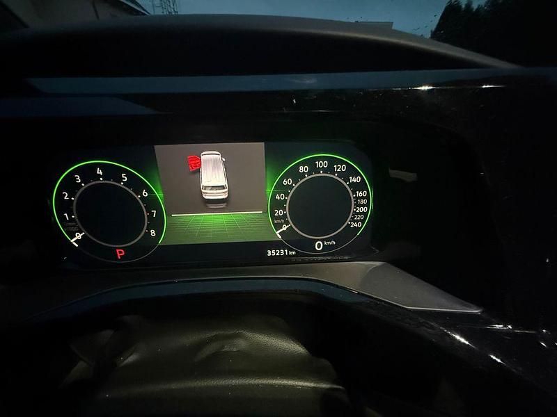 Gebraucht VW Multivan Style 204 PS (150 kW) 2022 Orange Van