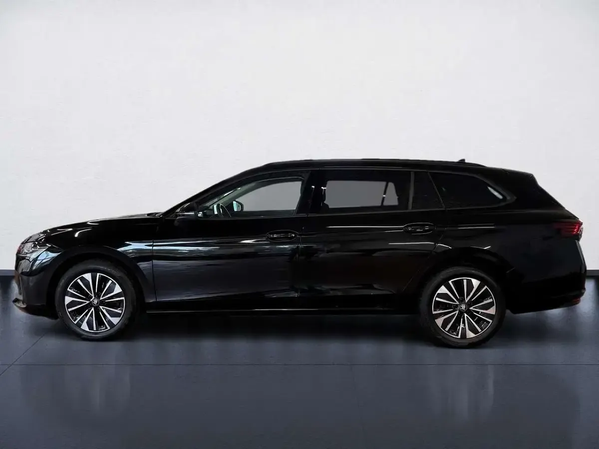 Gebraucht Skoda Superb Selection 150 PS (110 kW) 2025 Onyxschwarz metallic Kombi