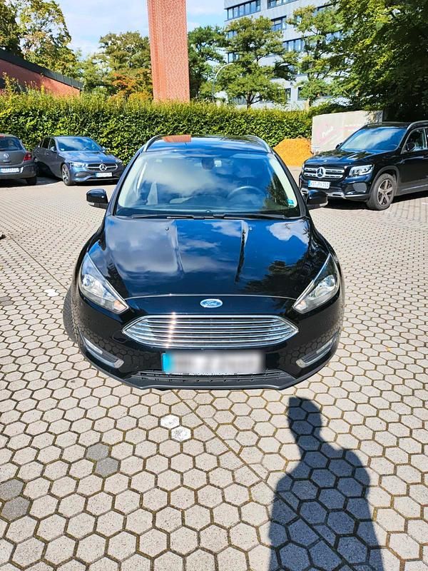 Schwarz Gebraucht 2016 Ford Focus Titanium Kombi | 8.000 € (Guter Preis) - Bild 1/4