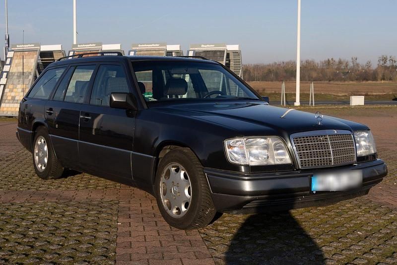 Gebraucht 1994 Mercedes E280 Kombi | 4.980 € - Bild 1/4