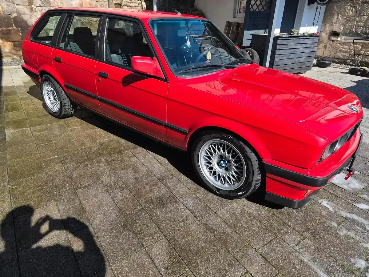 Gebraucht BMW 318 115 PS (84 kW) 1990 Rot Kombi