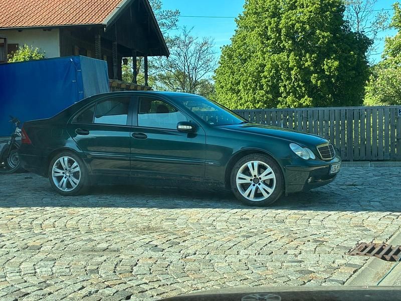 Gebraucht 2002 Mercedes C240 Limousine | 1.900 € (Fairer Preis) - Bild 1/4