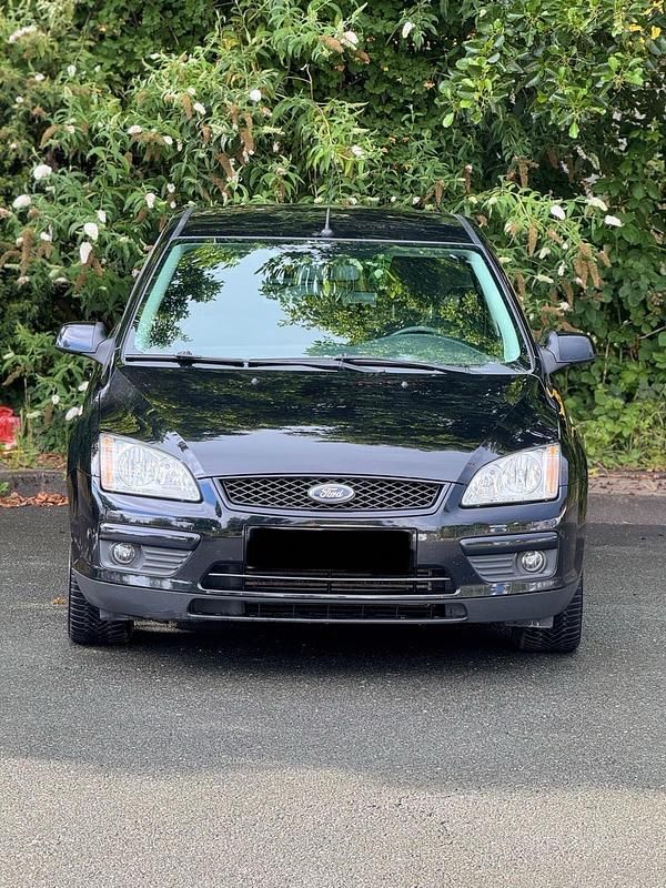Schwarz Gebraucht 2017 Ford Focus Limousine | 3.850 € (Superpreis) - Bild 1/4