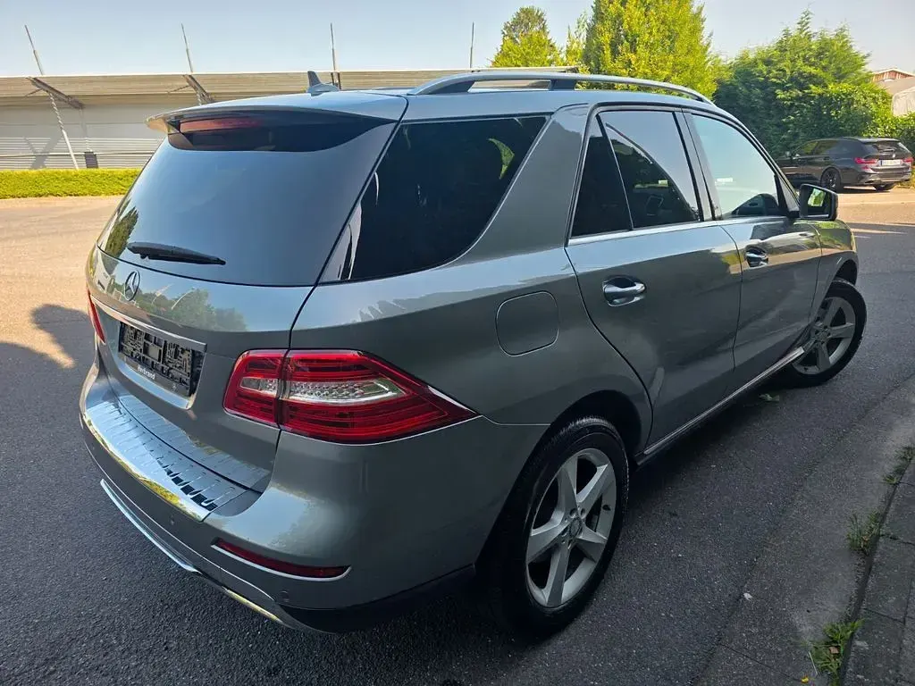 Gebraucht Mercedes ML350 258 PS (189 kW) 2012 Silber SUV