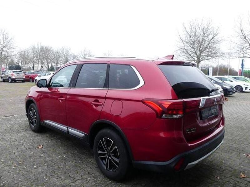 Gebraucht Mitsubishi Outlander Edition 150 PS (110 kW) 2018 Rot SUV