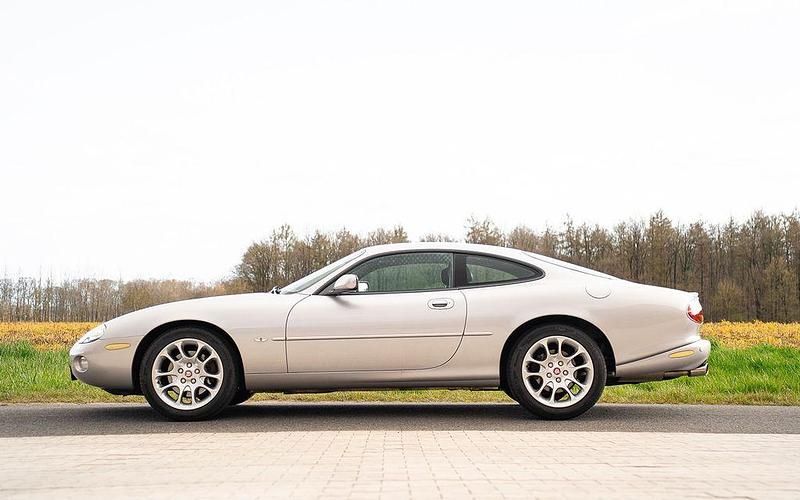 Gebraucht Jaguar XKR 363 PS (266 kW) 2001 Silber Coupé