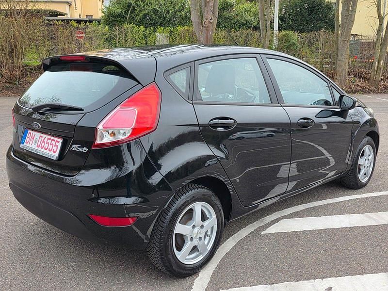 Gebraucht Ford Fiesta Trend 101 PS (74 kW) 2017 Schwarz Kleinwagen