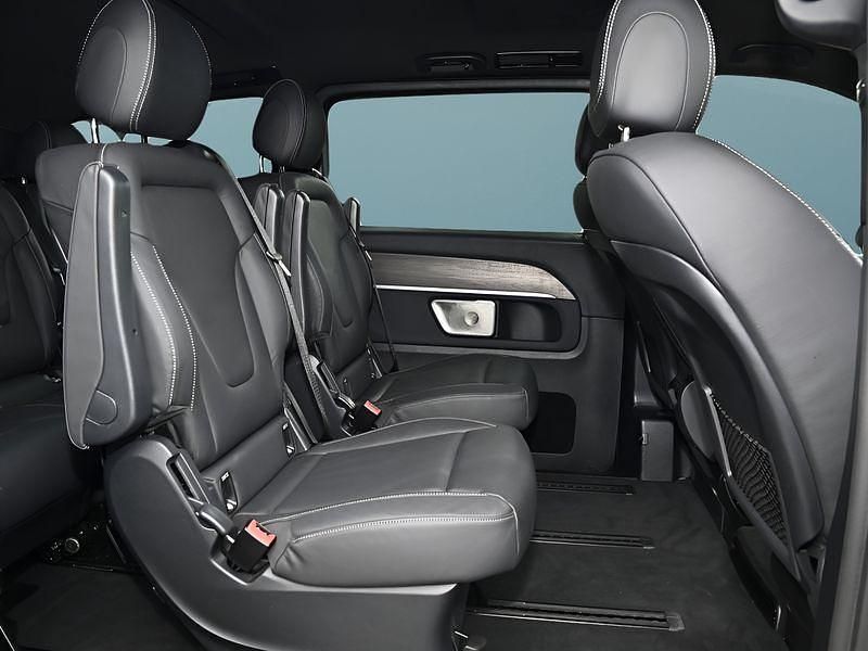 Gebraucht Mercedes V300 237 PS (174 kW) 2025 Schwarz Van / Kleinbus