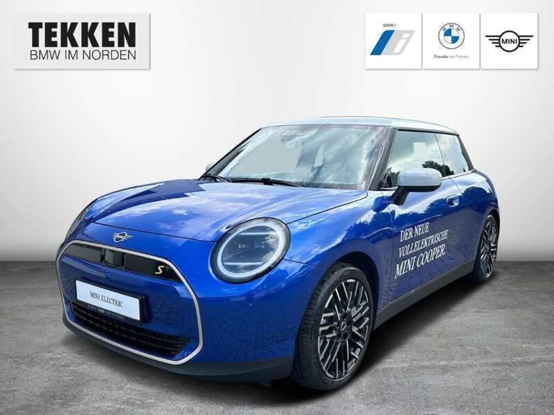Blau Gebraucht 2024 Mini Cooper SE Favoured Kleinwagen | 39.990 € - Bild 1/4
