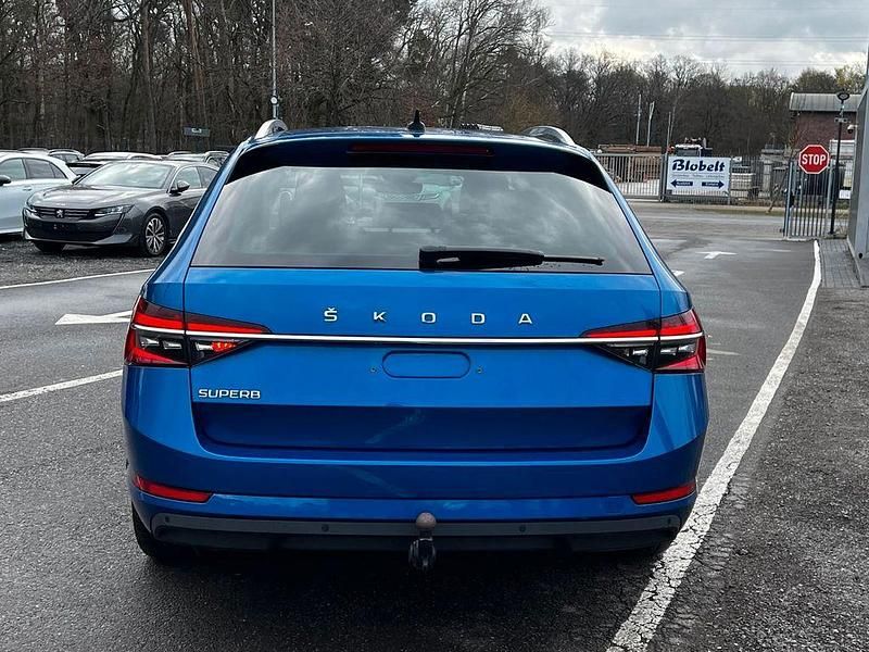 Gebraucht Skoda Superb Style 200 PS (147 kW) 2022 Blau Kombi