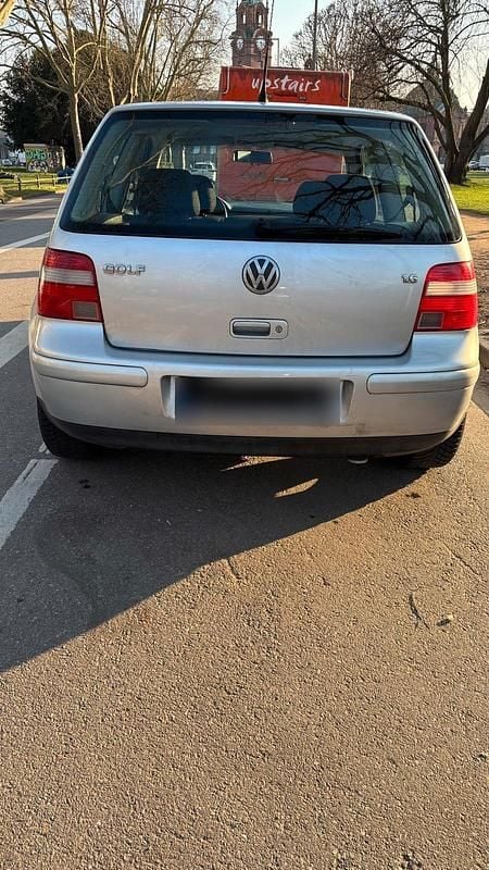 Second-hand VW Golf IV Pacific 75 CP (55 kW) 2003 Argintiu