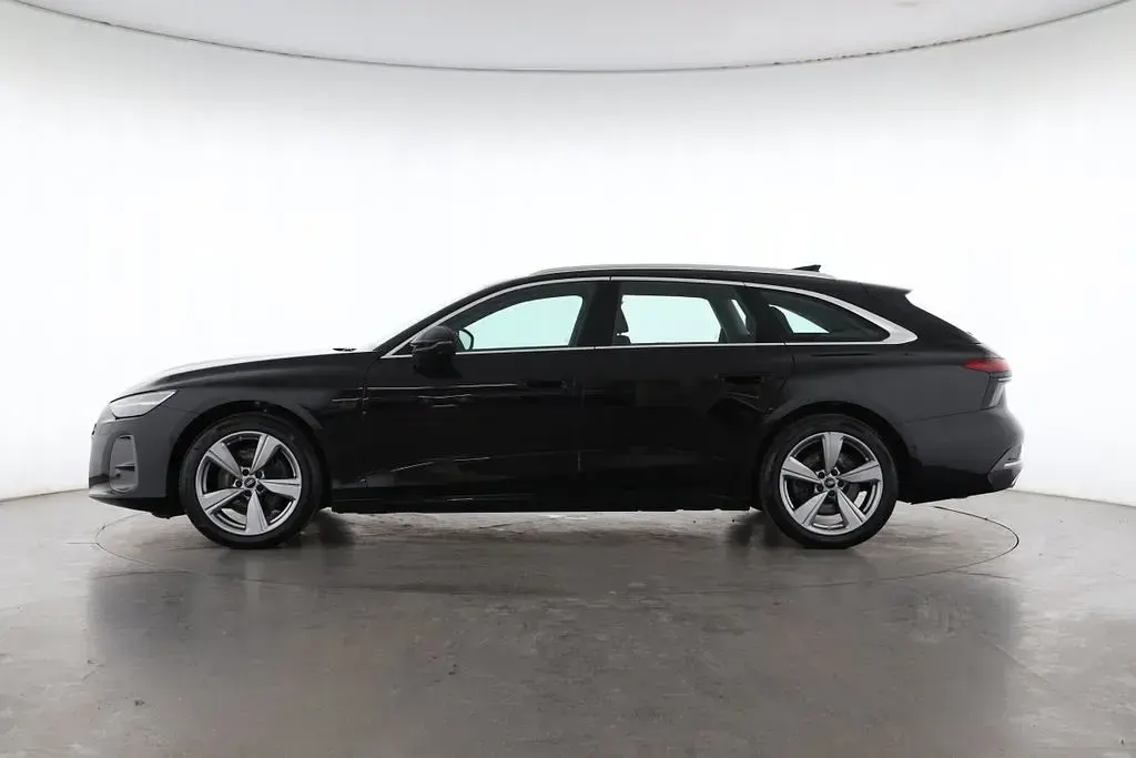 Gebraucht Audi A6 Ambiente 204 PS (150 kW) 2025 Mythosschwarz Kombi